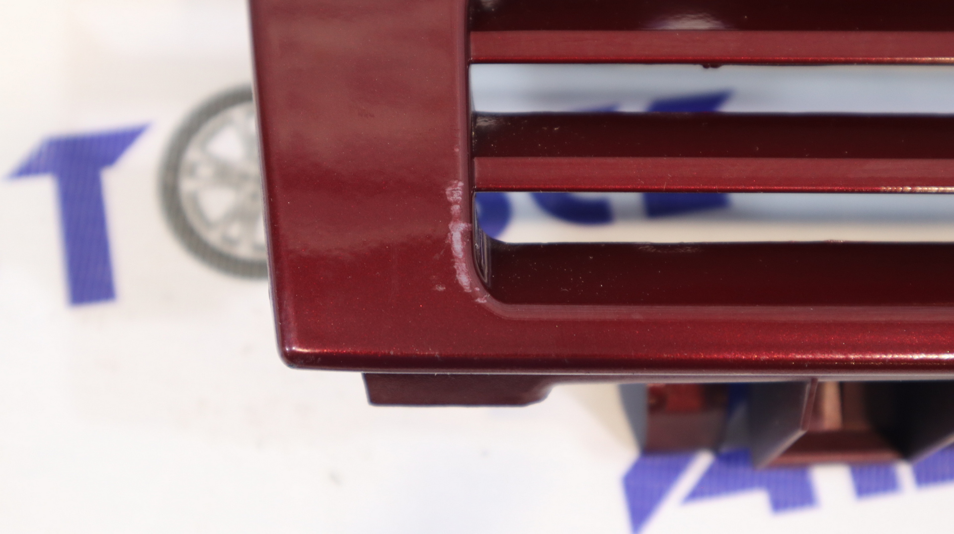 Решетка радиатора ВАЗ-2110-2111-2112 в цвет Франкония (105) Нового Образца. Кампласт УЦЕНКА (сломан)